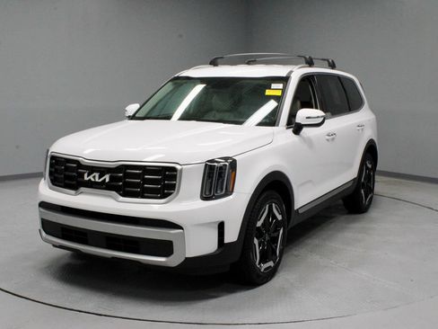 Used 2024 Kia Telluride S AWD/4WD image 8
