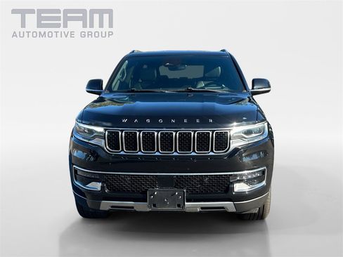 Used 2022 Jeep Wagoneer Series III w/ Premium Group I image 2