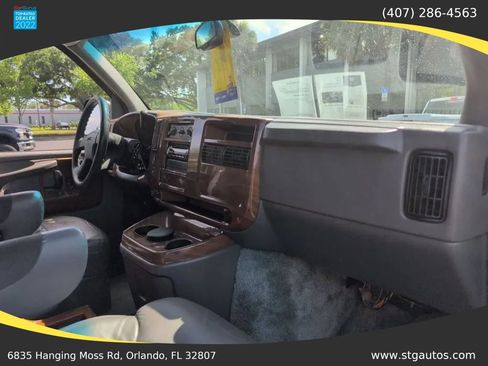 Used 2003 GMC Savana 3500 RWD image 25