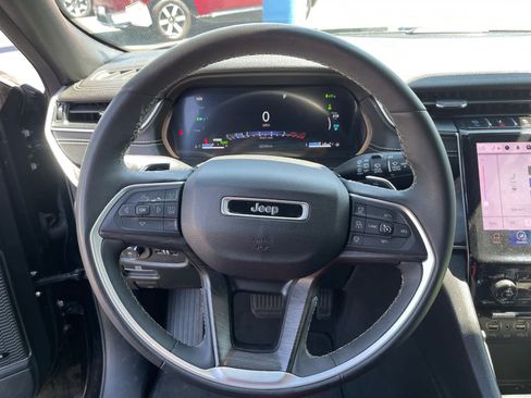 Used 2024 Jeep Grand Cherokee Limited 4xe AWD/4WD image 12