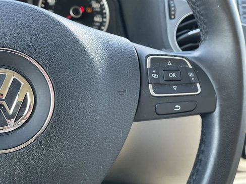 Used 2017 Volkswagen Tiguan S image 28