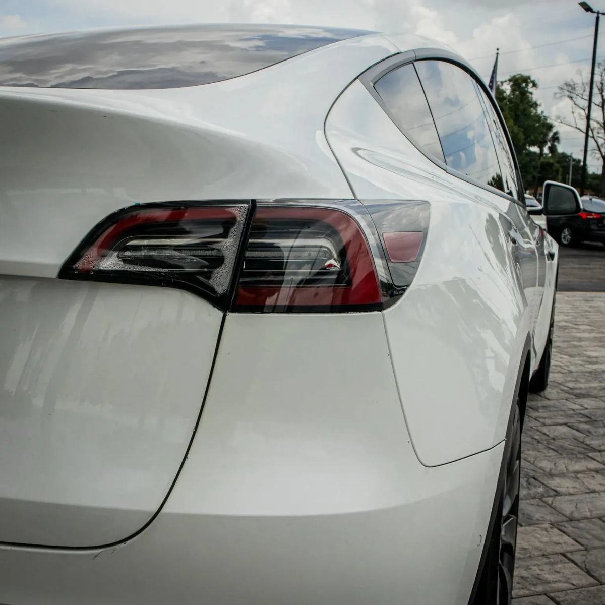 Used 2022 Tesla Model Y Performance AWD/4WD image 16