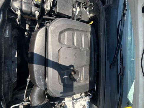 Used 2020 Jeep Grand Cherokee Laredo AWD/4WD image 10