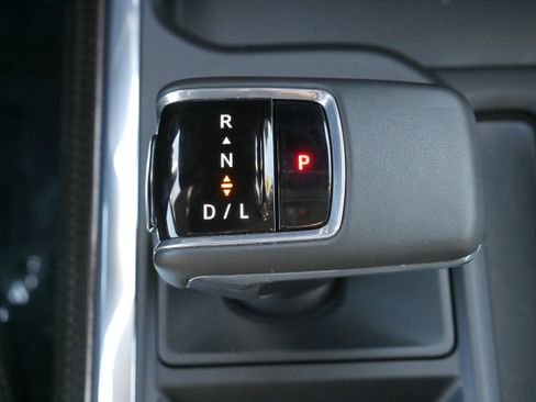 Certified 2025 Chevrolet Silverado 1500 RST AWD/4WD image 25