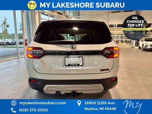 Used 2025 Honda Pilot TrailSport image 6