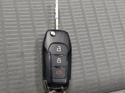 Used 2020 Ford Escape S image 32