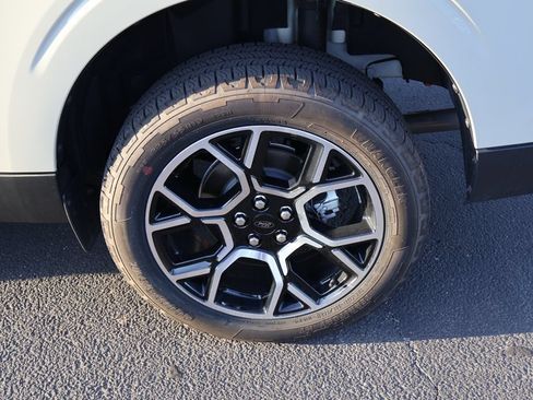Used 2025 Ford Maverick Lariat AWD/4WD image 19