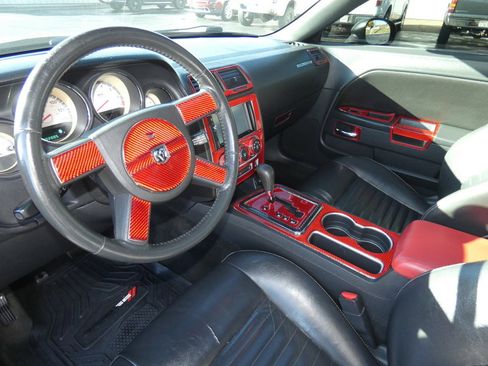 Used 2010 Dodge Challenger SE image 10