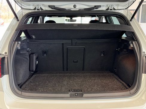 Used 2021 Volkswagen GTI SE image 32