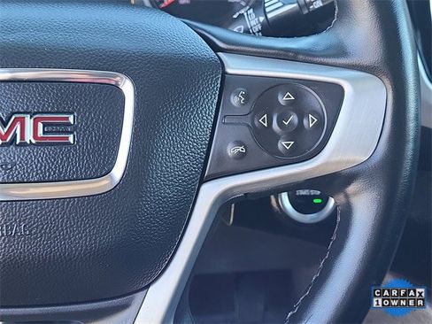 Used 2024 GMC Terrain SLT image 13