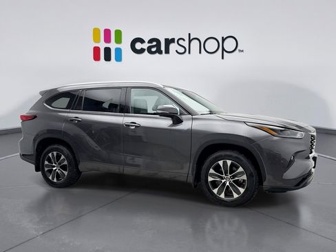 Used 2022 Toyota Highlander XLE image 7