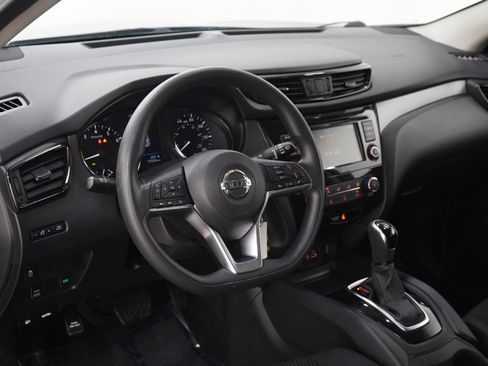 Used 2019 Nissan Rogue Sport S image 23