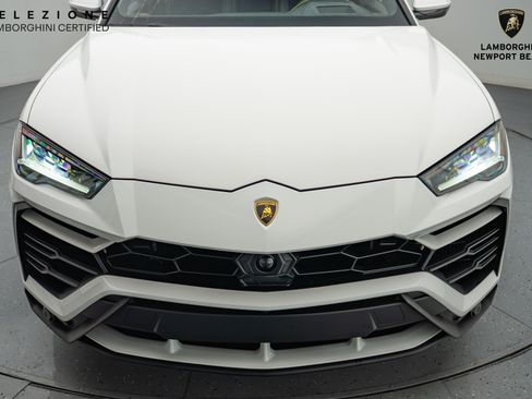 Used 2022 Lamborghini Urus image 9