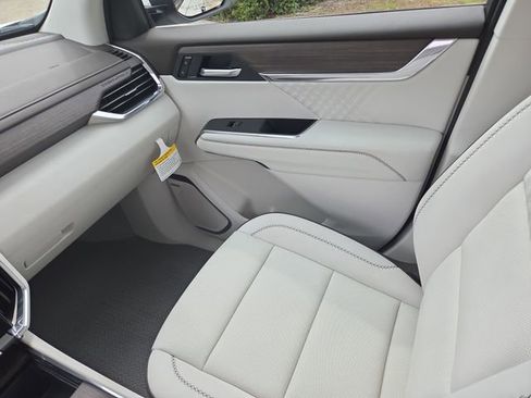 New 2026 GMC Acadia Denali w/ Super Cruise Package FWD image 15