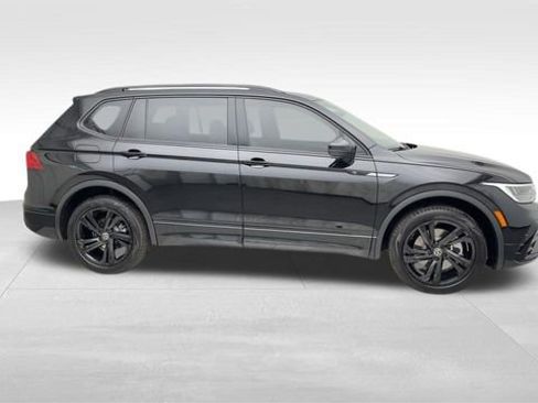 Used 2023 Volkswagen Tiguan SE R-Line image 10