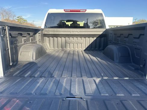 Used 2025 GMC Sierra 1500 AT4 image 32