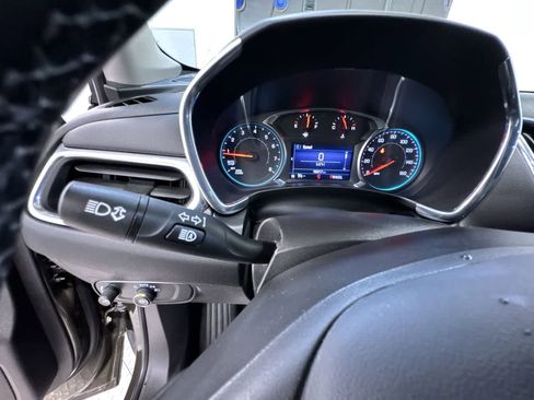 Used 2023 Chevrolet Equinox LT image 18