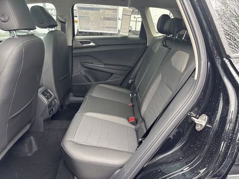 New 2025 Volkswagen Taos SE AWD/4WD image 20