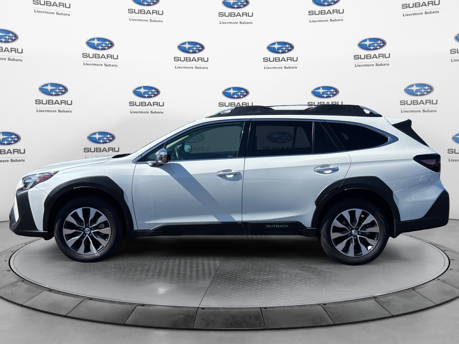 Used 2024 Subaru Outback Touring XT AWD/4WD image 4