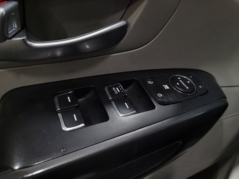 Used 2019 Kia Sedona EX FWD image 27