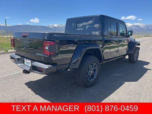 New 2026 Jeep Gladiator Sport AWD/4WD image 3