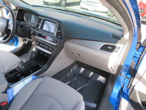 Used 2018 Hyundai Sonata SEL w/ Cargo Package image 16
