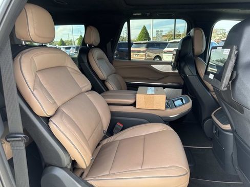 New 2025 Lincoln Navigator L Black Label image 22