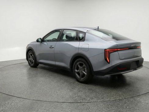 Used 2025 Kia K4 FWD image 6