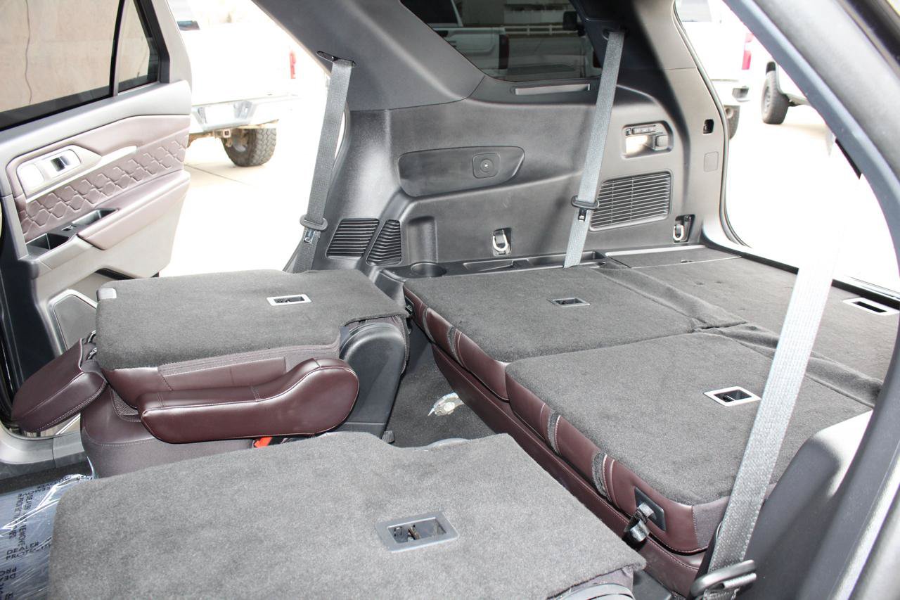 Used 2025 Ford Explorer Platinum w/ LUX Leather Package AWD/4WD image 72