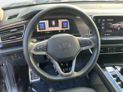 Certified 2025 Volkswagen Atlas SEL Premium R-Line image 12