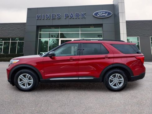 Certified 2024 Ford Explorer XLT w/ Equipment Group 202A AWD/4WD image 4