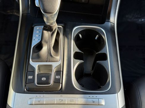 Used 2024 Kia Carnival LX image 28