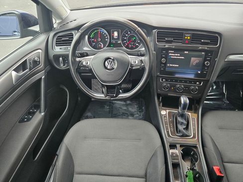 Used 2019 Volkswagen e-Golf SE w/ Driver Assistance Package image 11