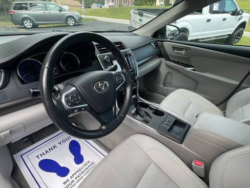 Used 2015 Toyota Camry XLE image 18