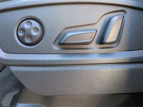 Used 2021 Audi Q5 Premium image 18