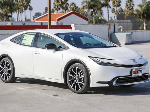 New 2026 Toyota Prius Plug-In Hybrid image 4