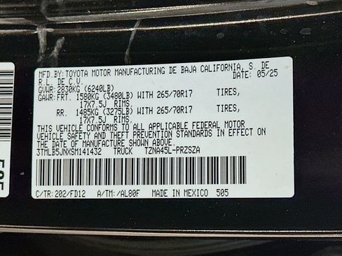 Used 2025 Toyota Tacoma TRD Off-Road image 12