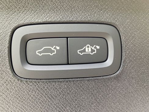 Used 2025 Volvo XC90 T8 Plus w/ Protection Package Premier image 37