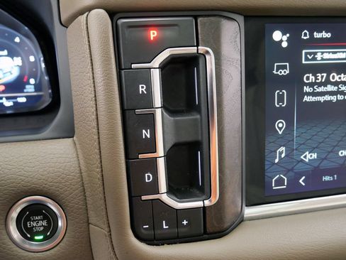 Used 2023 GMC Yukon XL Denali AWD/4WD image 29