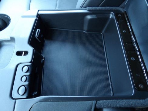 Used 2021 RAM 5500 Tradesman w/ Chrome Appearance Group image 26