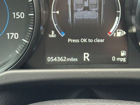 Used 2018 Jaguar XF Premium image 10