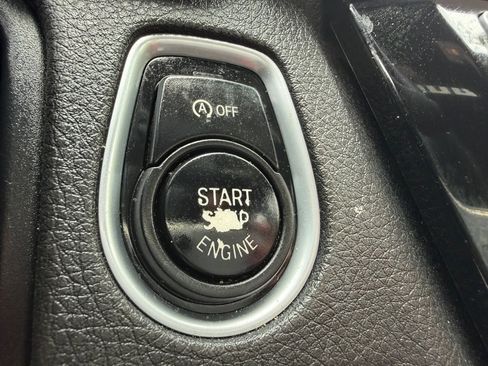 Used 2017 BMW 330i xDrive Sedan AWD/4WD image 37
