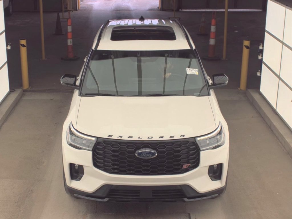 Used 2025 Ford Explorer ST AWD/4WD image 13