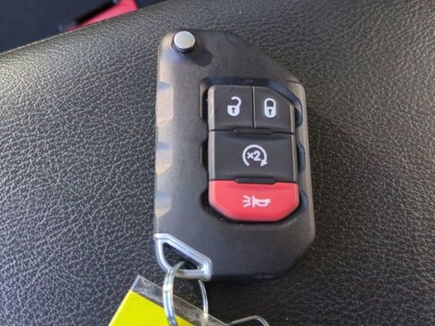 Used 2025 Jeep Gladiator Sport AWD/4WD image 26