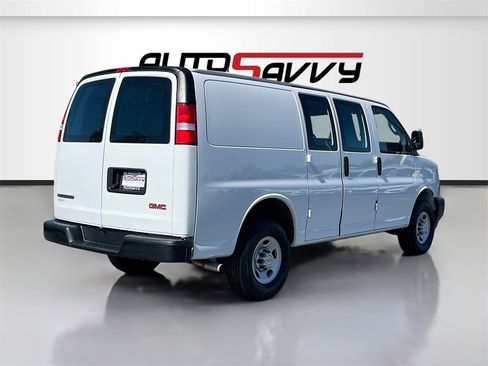 Used 2024 Chevrolet Express 2500 w/ Driver Convenience Package image 7