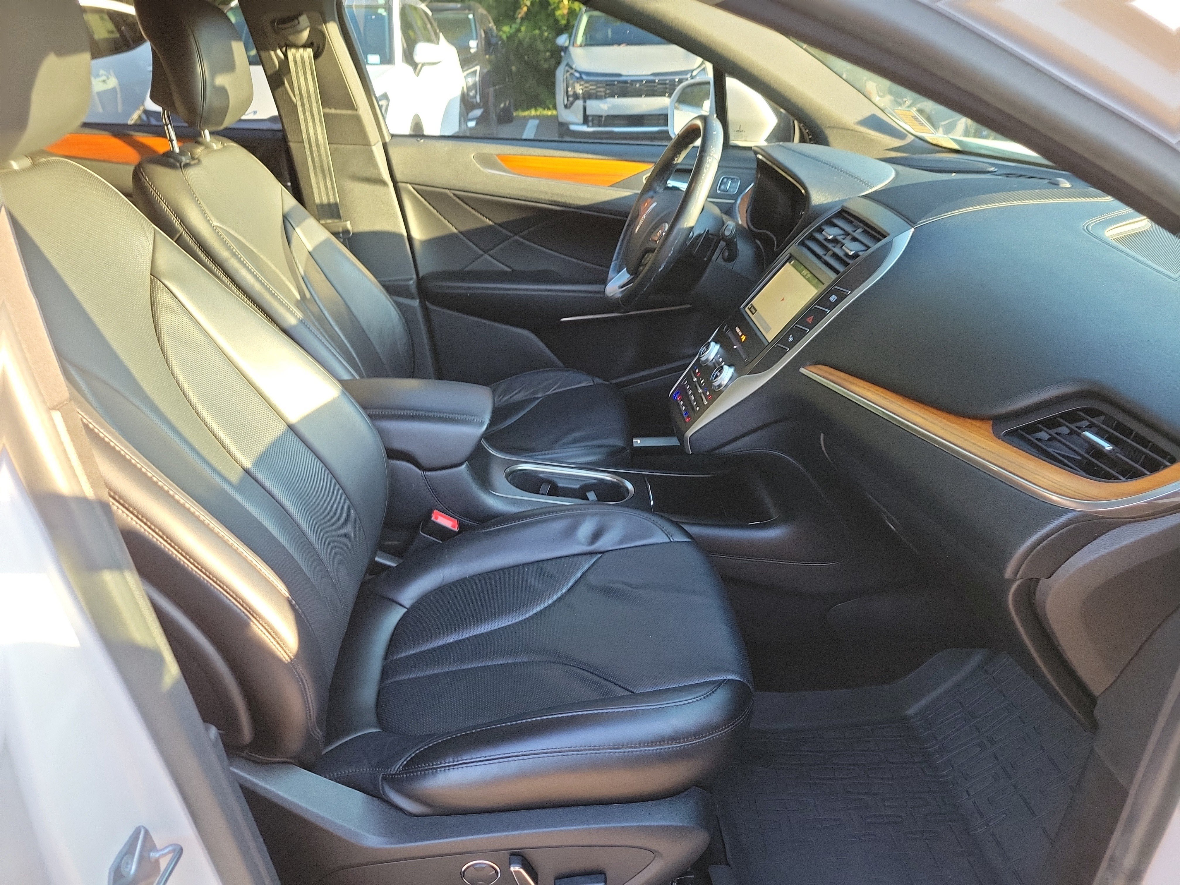 Used 2018 Lincoln MKC Reserve AWD/4WD image 6