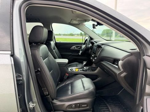Certified 2021 Chevrolet Traverse LT w/ LT Premium Package AWD/4WD image 10