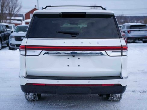 Used 2024 Lincoln Navigator Reserve image 6