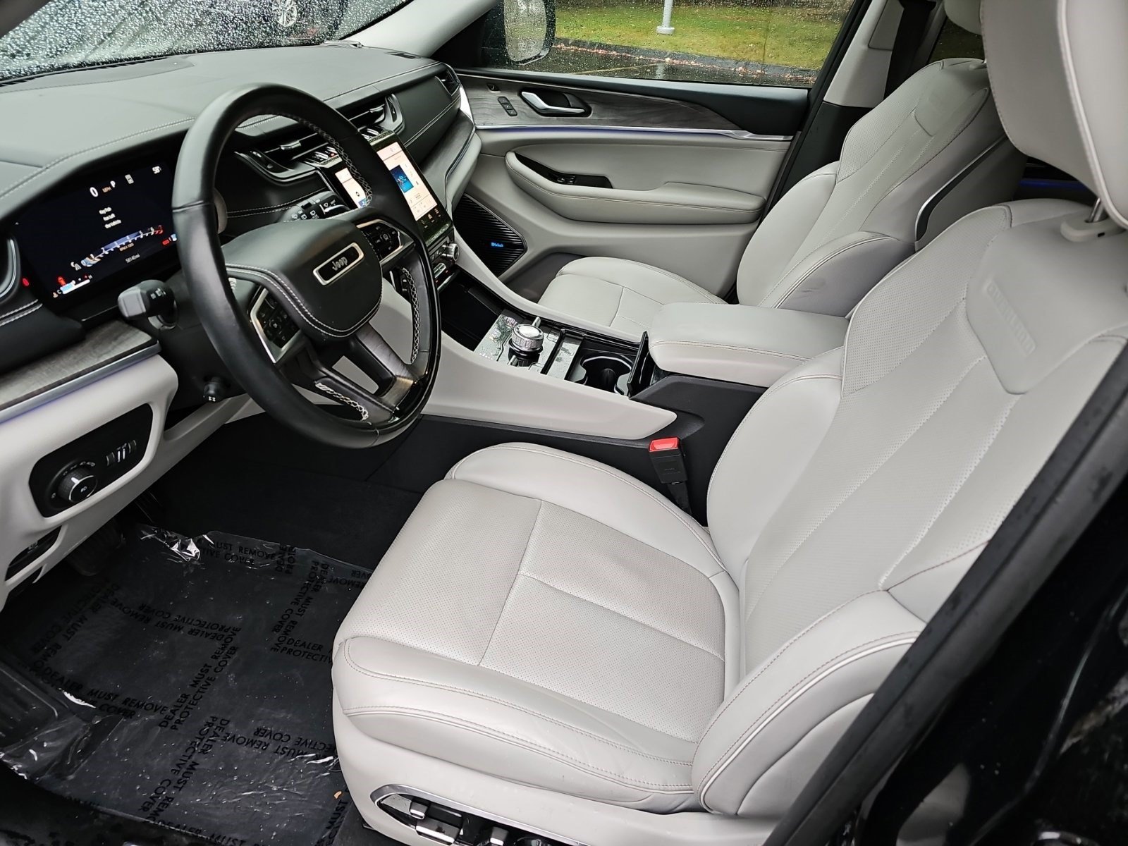 Used 2023 Jeep Grand Cherokee Overland w/ Adv Protech Group III AWD/4WD image 18