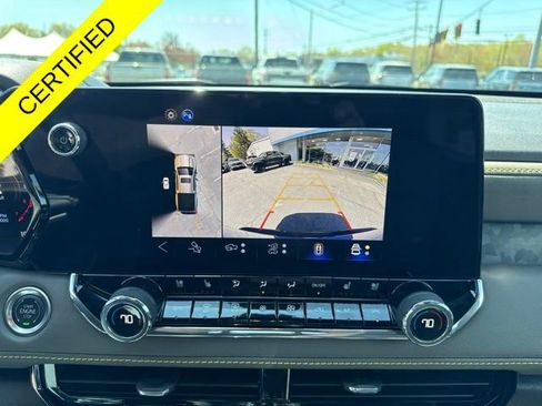 Used 2025 Chevrolet Colorado ZR2 w/ Technology Package AWD/4WD image 14